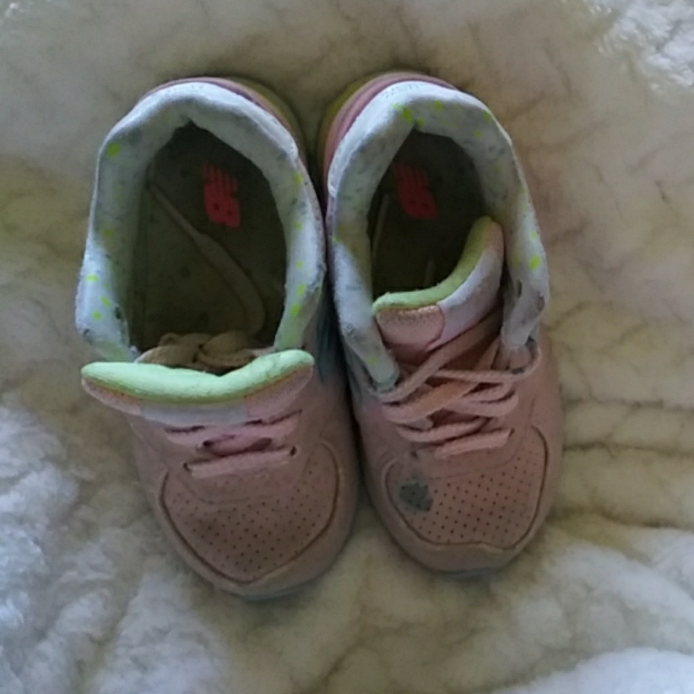 3 00 New balance 574 must be bundled ❤️ 💙 💜 - Picture 3 of 4